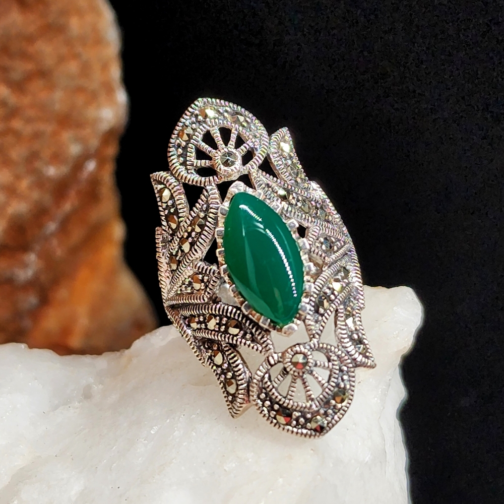 vintage sterling silver 925 Ring Genuine Green Chalcedony Marcasite Mineral